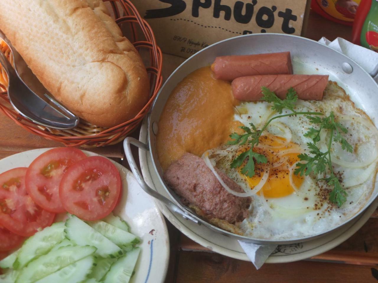 S Phuot Ban Me Homestay Buon Ma Thuot Buitenkant foto